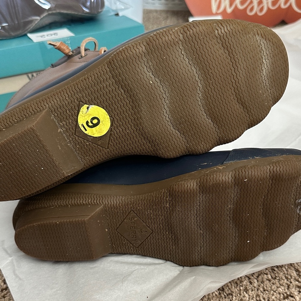 Sperry women’s Brown and Navy Boots, waterproof Duck boots, size 9 - Picture 6 of 7
